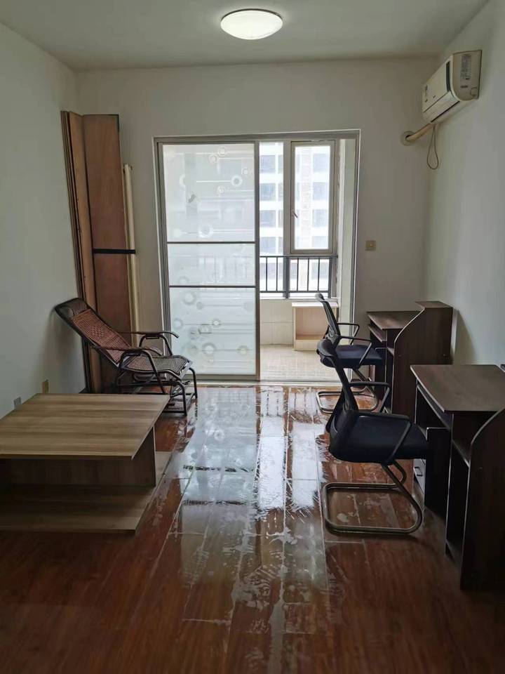 怡海星城法拍房二期107棟、111棟1025房（雙學(xué)區(qū)）