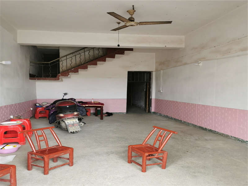 振興路81號法拍房101、201、301號