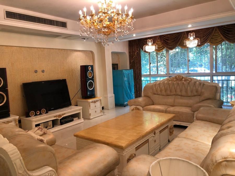 九峰小區(qū)法拍房二區(qū)10棟104房(包含中央空調(diào)及家具電器)、10幢6#A-23號車位及四區(qū)19幢19-16號雜屋