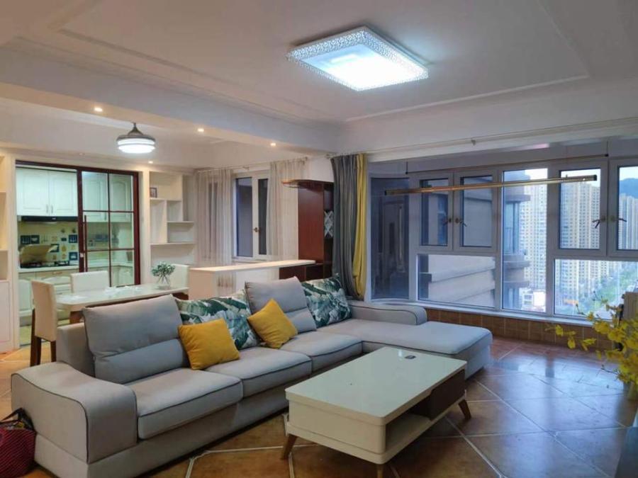 潤和星城潤和長郡法拍房17棟1905室及房屋內(nèi)現(xiàn)有的家具、家電