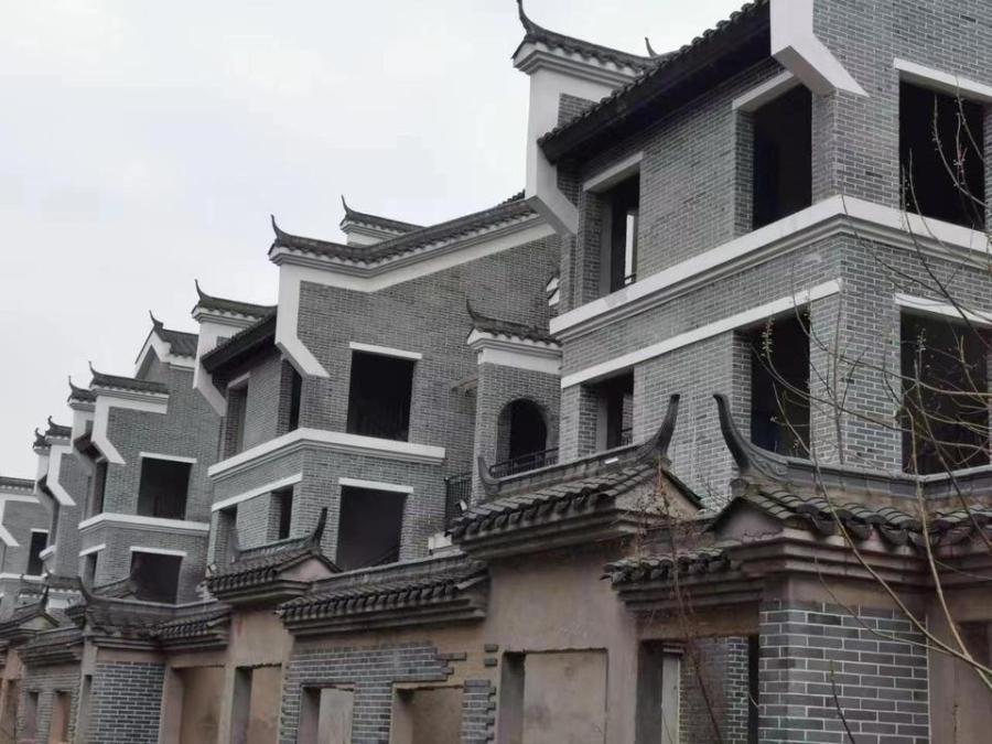 新華聯(lián)銅官窯古鎮(zhèn)(新華聯(lián)銅官窯文化旅游園)法拍房B01-02-03#棟101、201、301房（別墅）