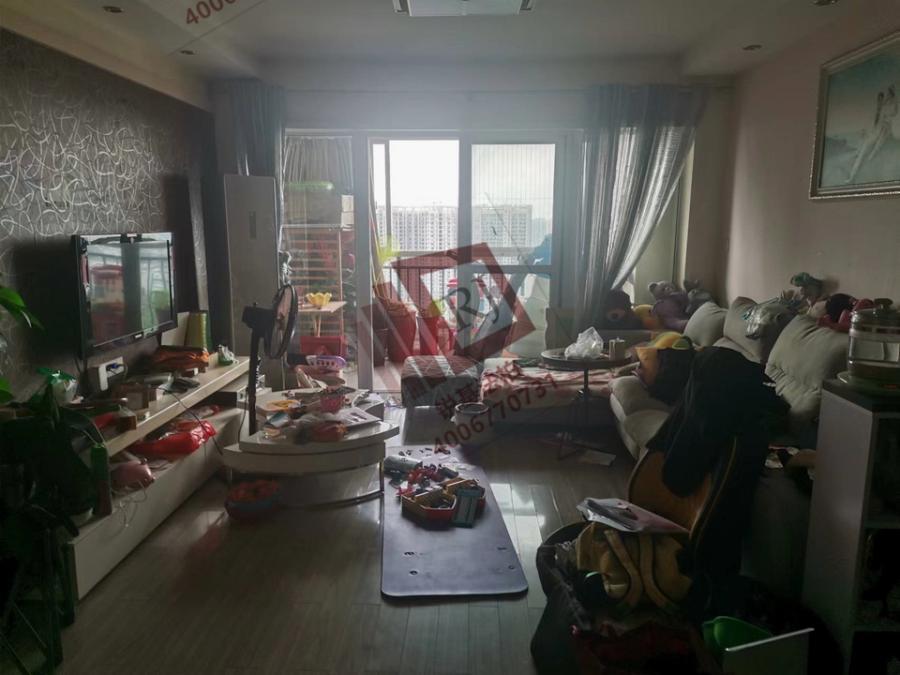 星典時(shí)代新寓法拍房5、6棟3303號(hào)