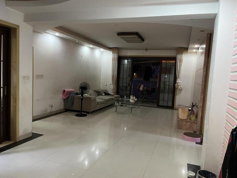 廣場(chǎng)之星法拍房1806號(hào)