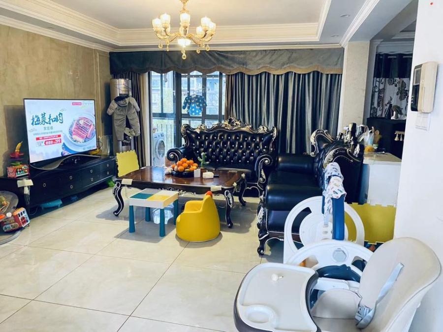 恒基凱旋門法拍房2期17、18棟402號(hào)