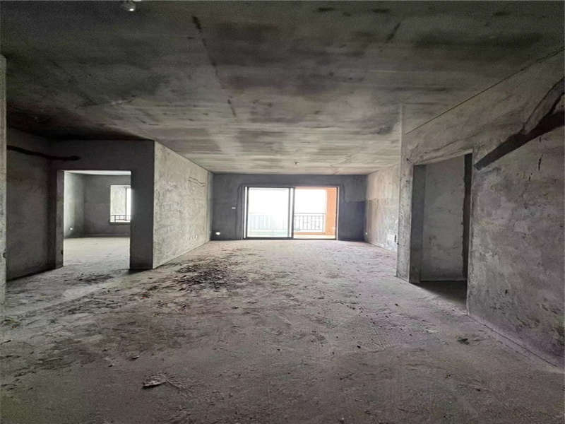 三一街區(qū)法拍房一期4、5棟2602號(hào)及地下室-1336號(hào)不動(dòng)產(chǎn)（實(shí)勘地庫(kù)車位編號(hào)C073）