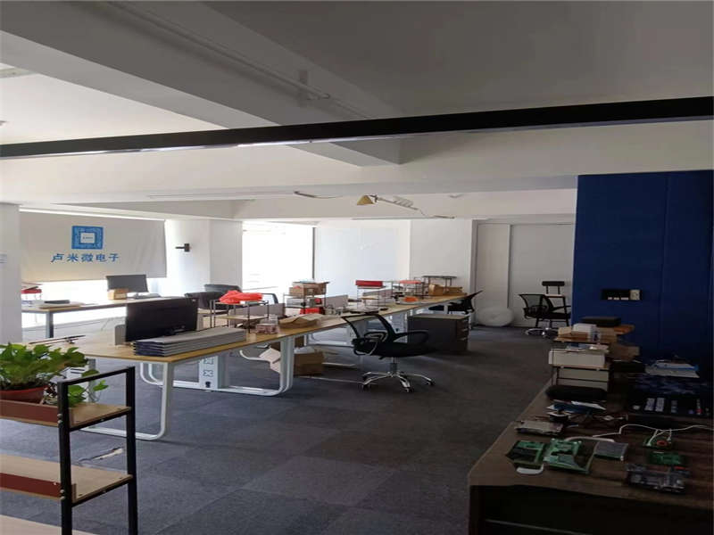 北辰鳳凰天階苑B1E1區(qū)法拍房1-10棟及地下車庫(kù)、連接平臺(tái)3040（雙學(xué)區(qū)）