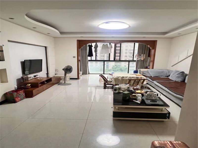 湘江世紀城貫江苑法拍房6棟802房（雙學(xué)區(qū)）