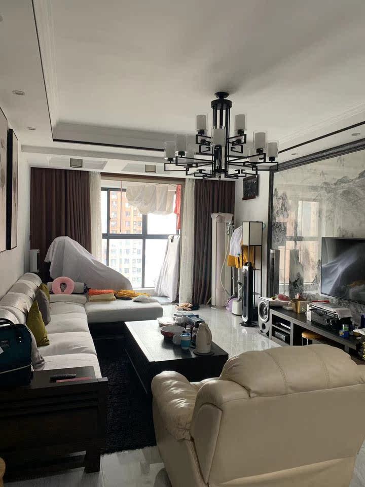 三一街區(qū)法拍房二期10、11棟2102號