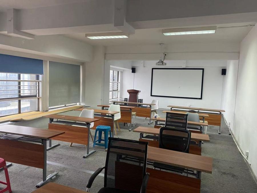 摩天一號(hào)（摩天大廈）法拍房2924-2935室（整體拍賣(mài)）