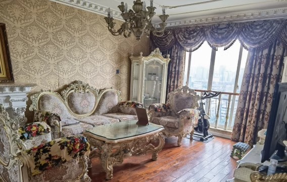 君臨國際（青和購物中心）法拍房A、B棟2104號