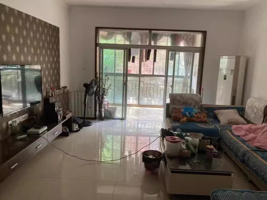 九峰小區(qū)法拍房一區(qū)1棟、10棟208房產(chǎn)及室內(nèi)物品