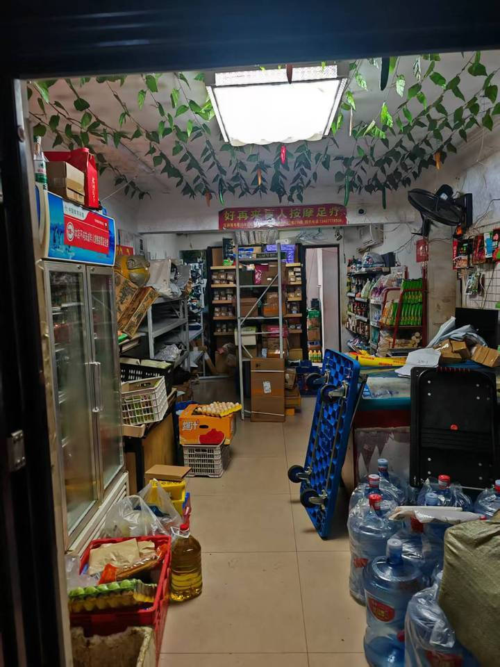 （6折帶地下室）綠地中央廣場（綠地時(shí)代廣場）法拍房8棟107號